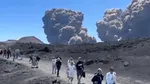 Explozia uriașă a vulcanului Etna a pus turiștii pe fugă