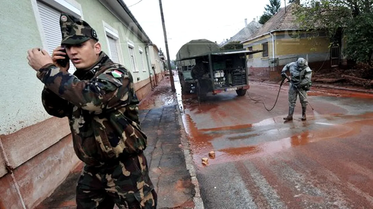 Tristeţe şi disperare în Ungaria, în urma deversării de noroi roşu - VIDEO, GALERIE FOTO