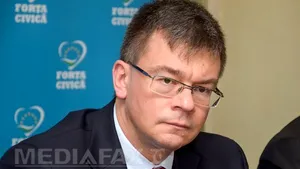 Mihai Răzvan Ungureanu: Forţa Civică propune o lege pentru despăgubirea celor furaţi de regimul comunist