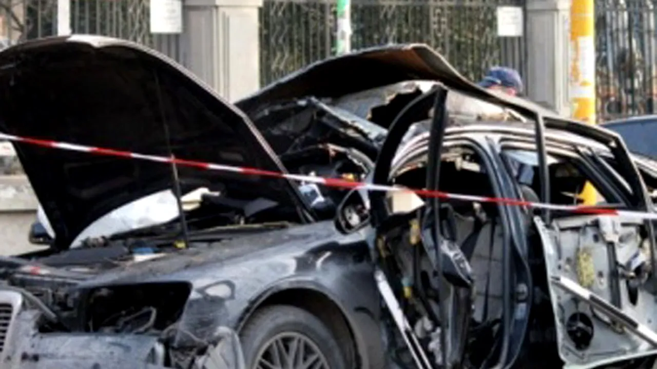 Un bărbat a murit după ce maşina sa a explodat în timp ce se afla în trafic, la Varna