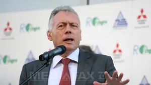 Borbely: Guvernul ia în calcul înlocuirea taxei de primă înmatriculare cu una generală de poluare