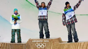 Shaun White şi-a păstrat titlul olimpic în proba de half-pipe