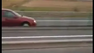 INCONŞTIENŢĂ la volan: Şofer filmat în timp ce mergea pe contrasens, pe autostrada Transilvania