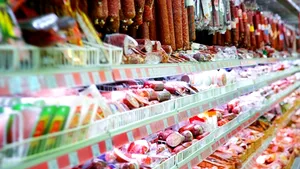 Contradicţii privind muzica ambientală din magazine - Uniunea Compozitorilor şi Muzicologilor: Tarifele au scăzut, AMRC ascunde motivul real al creşterii preţurilor