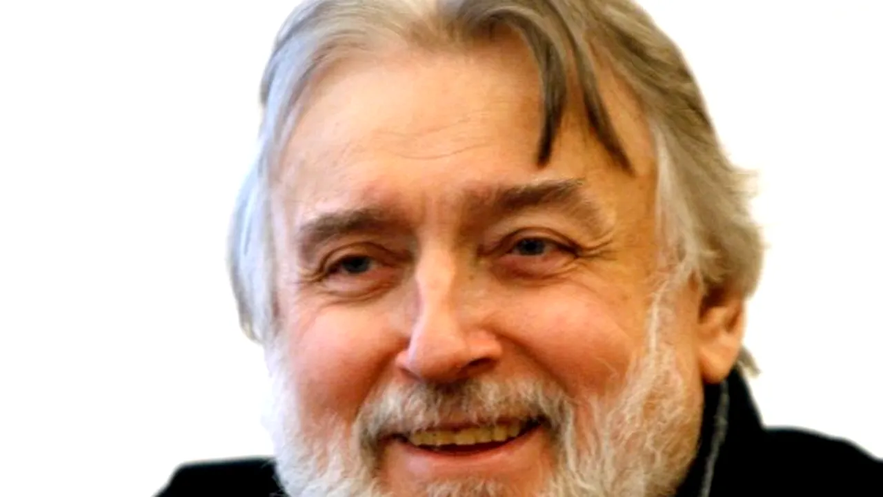 Reprezentanţii şi galeria clubului Rapid i-au adus un ultim omagiu lui Adrian Păunescu