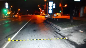 Urmărire cu focuri de armă în Capitală. Şoferul fără permis a fost prins pe Autostrada Soarelui şi dus la spital | FOTO