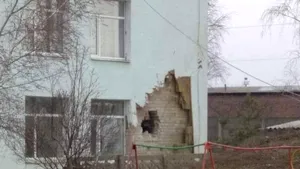 Bombardamente în estul Ucrainei. Separatiştii pro-ruşi au tras un obuz într-o grădiniţă plină de copii
