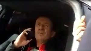 Poliţist, sfidat de un şofer care circula pe contrasens: „Nu pot să mă dau, că îs operat, am o proteză de şold” - VIDEO