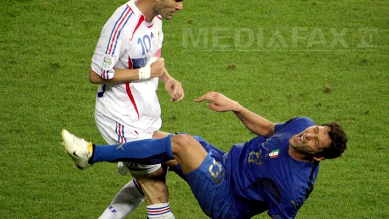 Sculptură inspirată din lovitura aplicată de Zidane lui Materazzi, expusă la Paris - FOTO, VIDEO