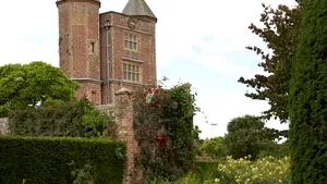 Lady Gaga vrea să-şi cumpere castel în Marea Britanie