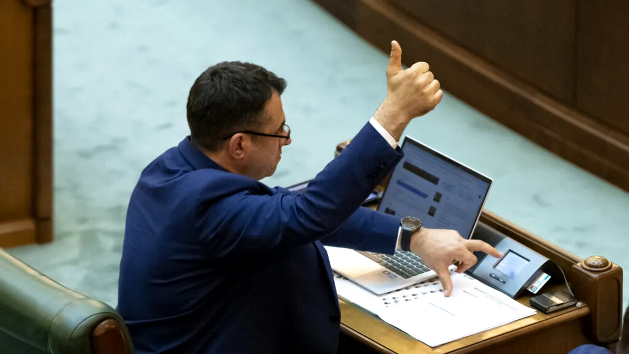 Liderul senatorilor USR, despre o eventuală ieșirea de la guvernare a PSD: Dacă merg pe calea asta să se ia în brațe cu AUR și să vină la guvernare