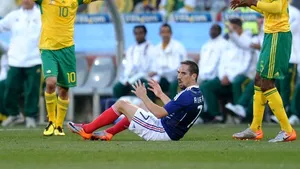 Uruguay şi Mexic s-au calificat în optimile Cupei Mondiale, Africa de Sud şi Franţa, eliminate