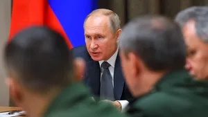 MONITORUL APĂRĂRII | Vladimir Putin: Rusia este pregătită să colaboreze cu NATO, în pofida comportamentului „grosolan”