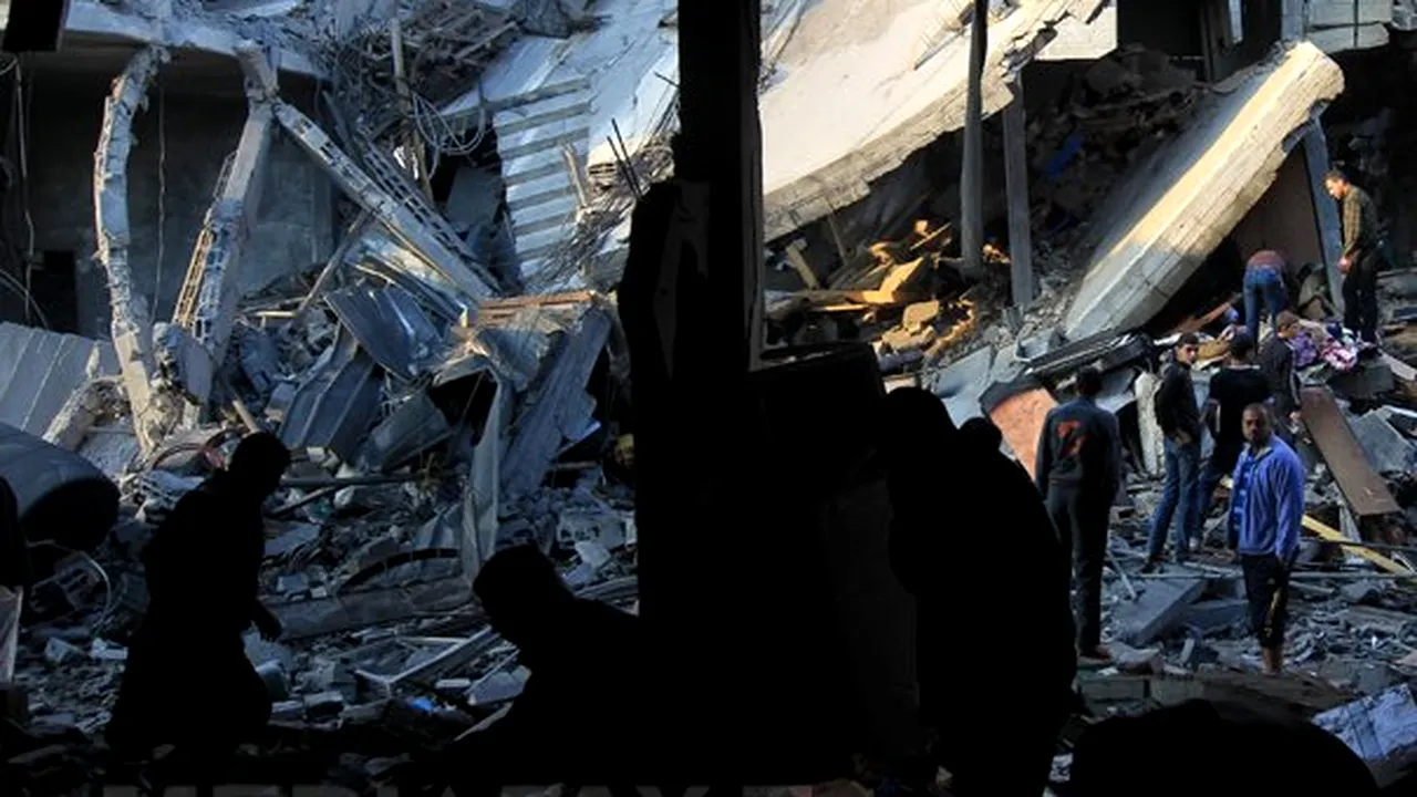 Fâşia Gaza, bombardată de aviaţia şi marina israeliene
