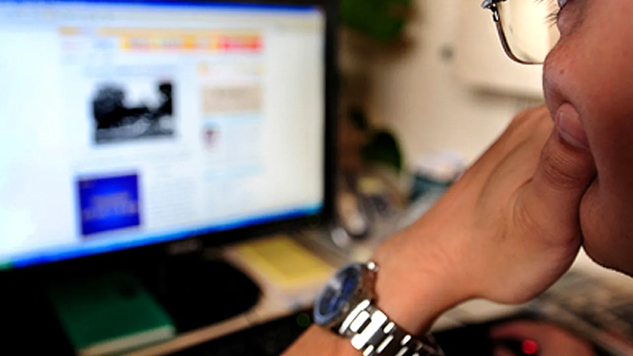 Jumătate din tinerii europeni pun pe internet informaţii cu caracter personal