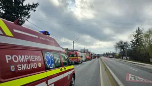 Un bărbat din Aiud a murit după ce a căzut de plafonul unei mașini și s-a lovit la cap