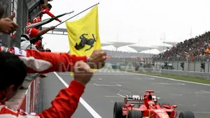 Roata unui monopost Ferrari condus de Schumacher, oferită cadou unui primar sârb
