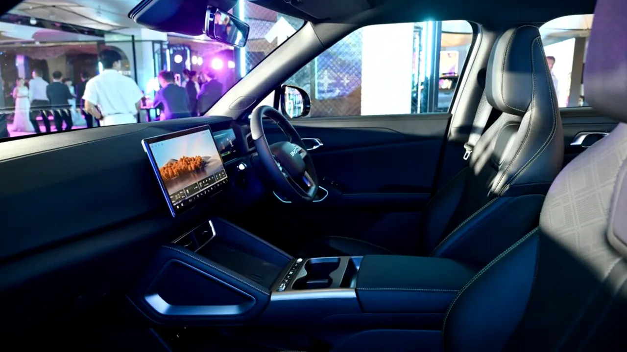 China umple lumea cu mașini pe benzină pe care nu le poate vinde pe piața internă