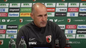 Antrenorul lui FC Augsburg va rata revenirea Bundesliga după ce a ieşit să îşi cumpere pastă de dinţi