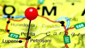 Instituirea carantinei, propusă în oraşe din Hunedoara. Incidenţa de 6 la mia de locuitori, depăşită în Petroşani, Brad şi Simeria