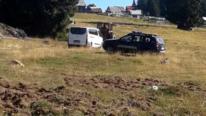 O familie din Cehia cu patru copii, blocată cu maşina în Munţii Apuseni. Cum s-au rătăcit