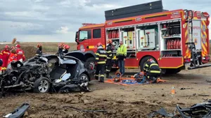 Accident grav pe un drum din Iași: Trei persoane au murit, iar alte trei au avut nevoie de îngrijiri medicale