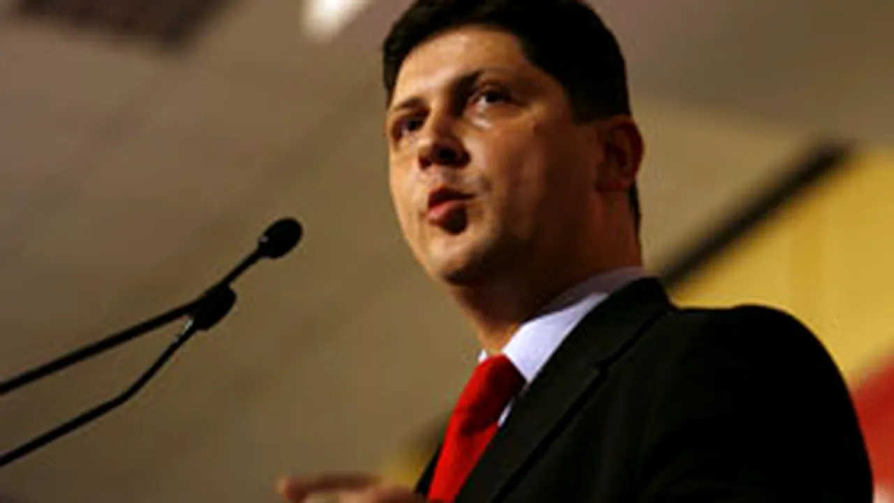 Corlăţean: Aştept să văd cum aprobă PD ceea ce spune PSD în moţiune