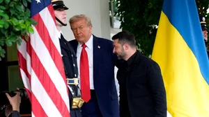 Donald Trump și Volodimir Zelenski, declarații din Biroul Oval. Cei doi discută la Casa Albă despre negocieri și garanții de securitate pentru Ucraina