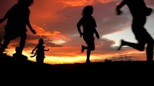 Oficiul Român pentru Adopţii analizează posibilitatea înfiinţării unui tribunal specializat în adopţii internaţionale