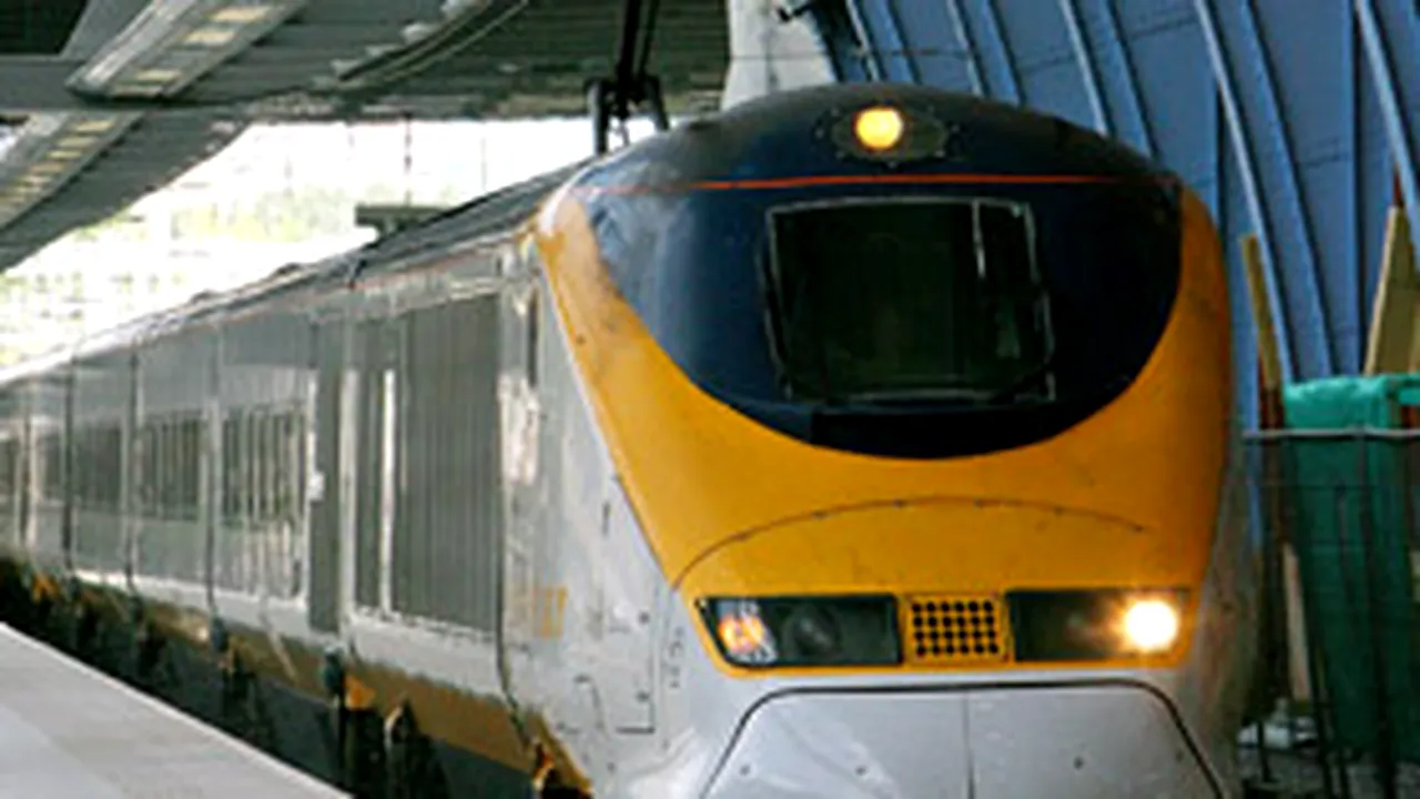 Circa 650 de pasageri ai unui tren Eurostar, blocaţi timp de mai multe ore în Franţa