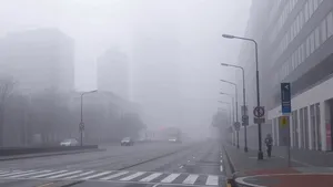 Cod galben de ceață în mai multe județe din țară. Vizibilitate redusă și risc de ghețuș