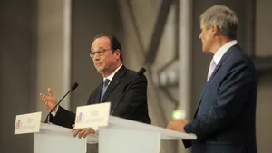 Francois Hollande, prezent alături de premierul Cioloş la inaugurarea fabricii Airbus Helicopters din Ghimbav. Cioloş: MAI şi MApN pot fi dotate cu elicoptere de la Ghimbav, vom analiza această ofertă. FOTO