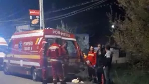 Incident dramatic în Maramureş: un echipaj SMURD care mergea la caz a fost lovit de tren