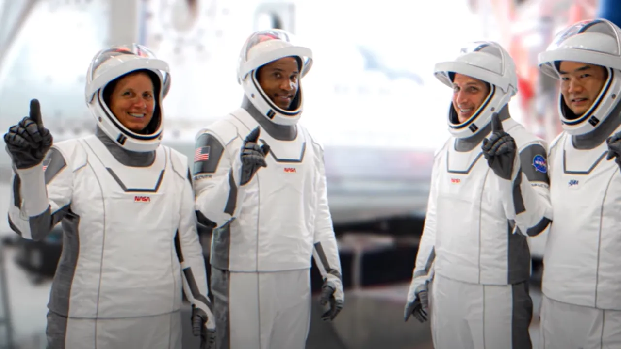 SpaceX. Visul lui Elon Musk devine realitate: Transportul oamenilor către Staţia Spaţială, aprobat de NASA