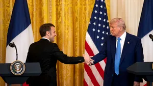 Președintele Macron îi cere lui Trump ridicarea sancțiunilor impuse fostului comisar european Thierry Breton