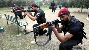 Atac armat asupra clădirii în care se află bursa din Pakistan. Şase persoane au murit 