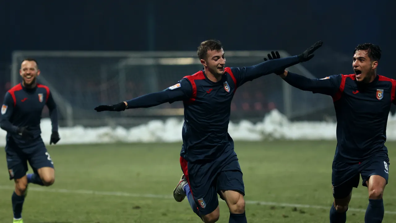 Cupa României: Chindia Târgovişte a trecut cu 3-0 de Farul Constanţa şi s-a calificat în sferturi. Echipa lui Emil Săndoi a dominat meciul