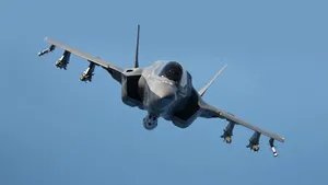 Incident în armata americană. Şapte militari au fost răniţi după o aterizare eşuată a unui avion F-35C 