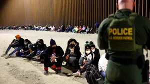 Planul lui Biden de a pune capăt politicii de expulzare a migranţilor din SUA a fost blocat de un judecător districtual