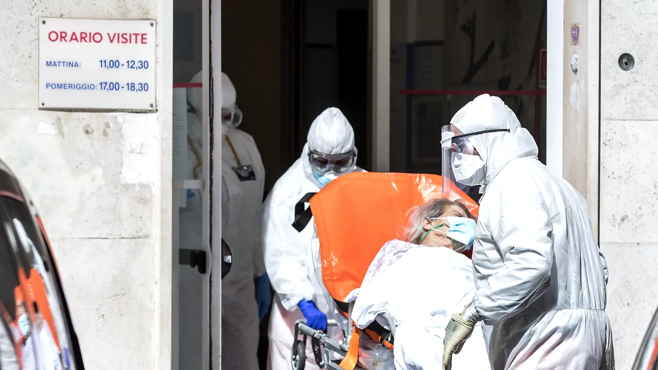 Bilanţul epidemic a ajuns la 33.689 de morţi în Italia / Numărul total al persoanelor infectate a depăşit 234.000