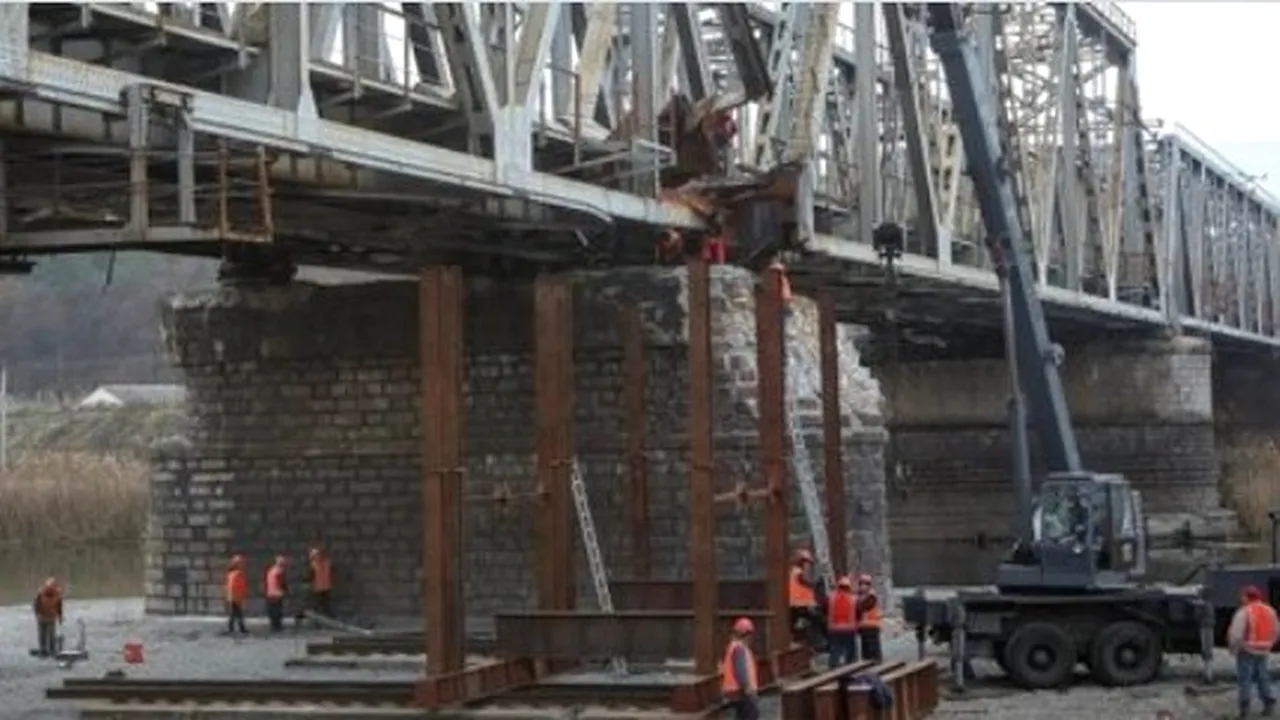 Liniile de cale ferată, redeschise în nord-estul Ucrainei ca urmare a eliberării unui sat