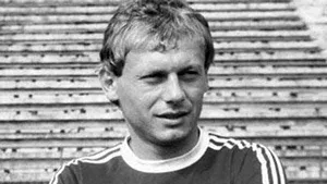 Moment de reculegere în plenul Senatului, în memoria fotbalistului Ilie Balaci