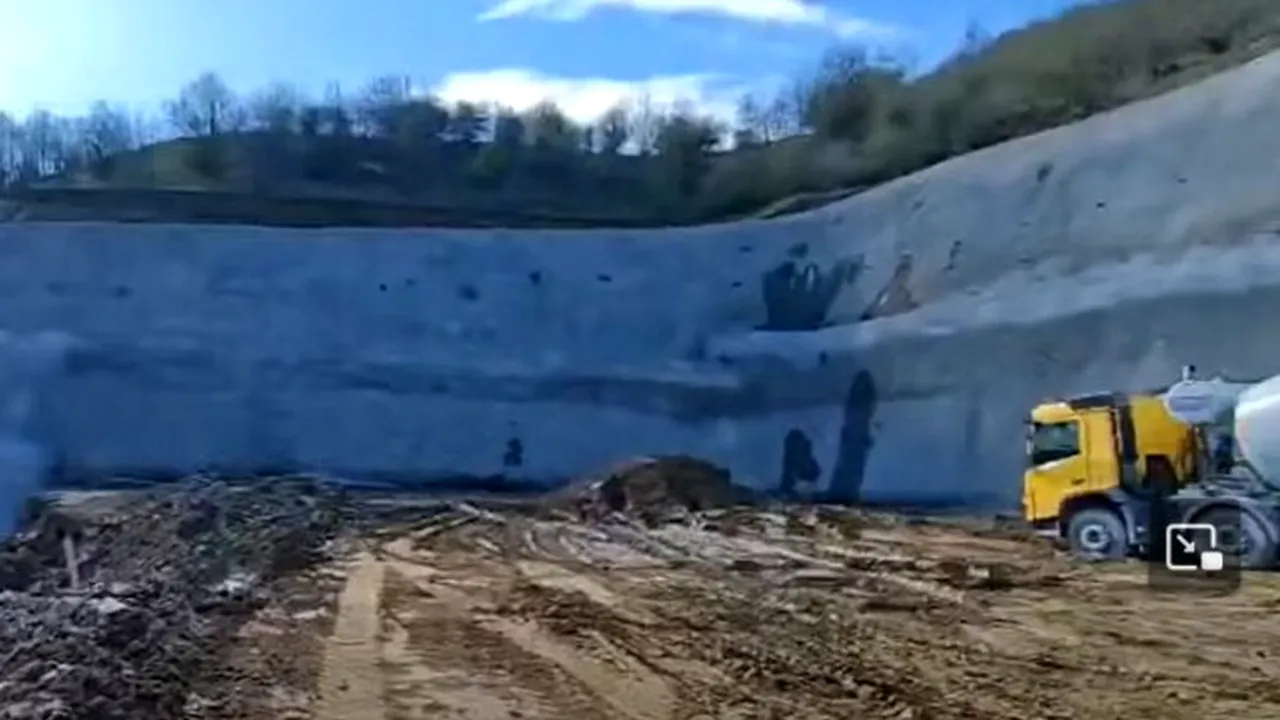 Au început săpăturile la un nou tunel pe autostrada Sibiu-Pitești
