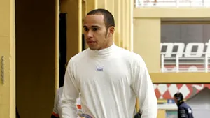 Hamilton: Alonso mi-a arătat cum nu trebuie să mă comport