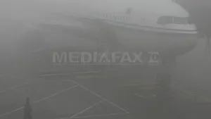 Unsprezece curse aeriene, anulate din cauza ceţii dense de pe Aeroportul Internaţional Cluj-Napoca