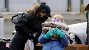 Săptămâna Generozităţii în România. Fii generos şi omenos. Află cum te poţi implica pentru a dărui