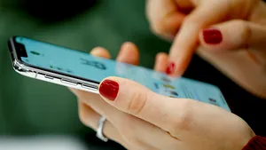 Românii au primit mesaj pe telefon prin serviciul Ro-Alert despre noile reguli valabile din 15 mai