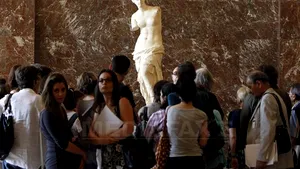 Venus din Milo, curăţată şi restaurată, expusă din nou la muzeul Luvru din Paris