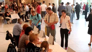 Peste 35.000 de participanţi la Bursa pentru absolvenţi. 611 persoane au fost încadrate pe loc