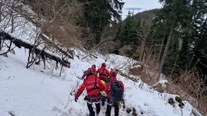 Salvamont. Sprijin pentru 133 de cetățeni blocați pe munte, în toată țara